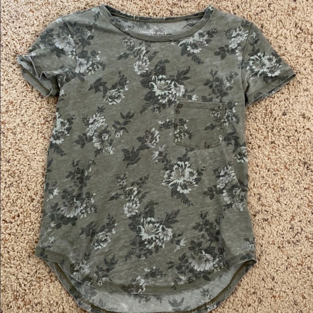 American eagle floral camp top